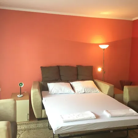 Red Apartman